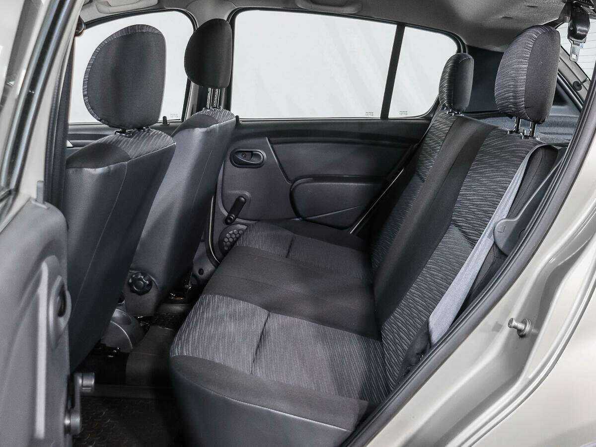 Купить Renault Sandero с пробегом. Фото: #9