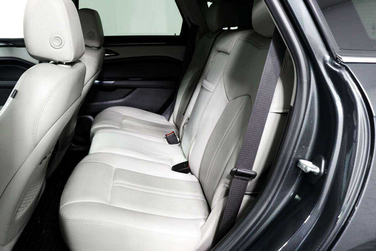 Купить Cadillac SRX с пробегом. Фото: #10