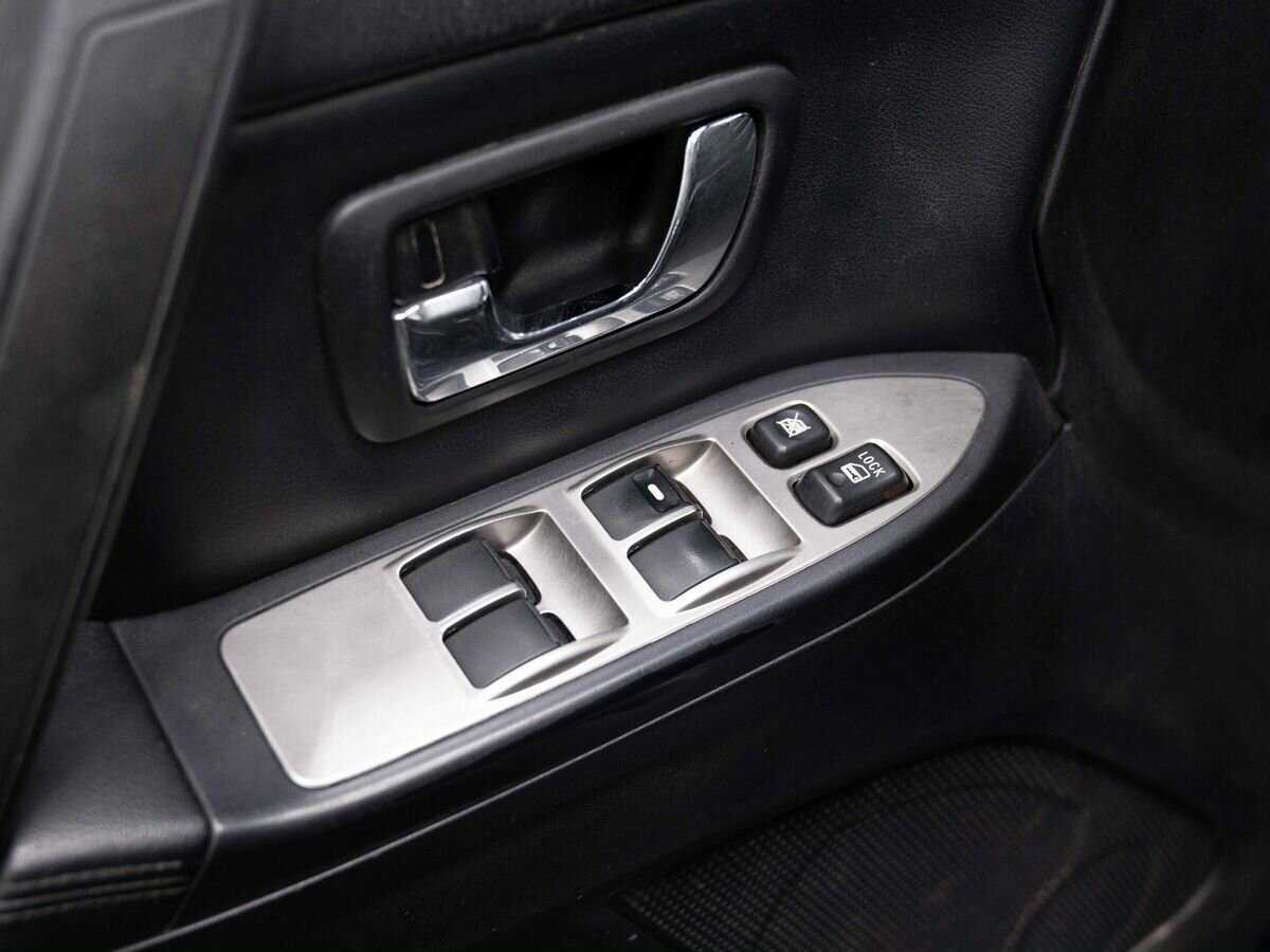 Купить Mitsubishi Pajero с пробегом. Фото: #16