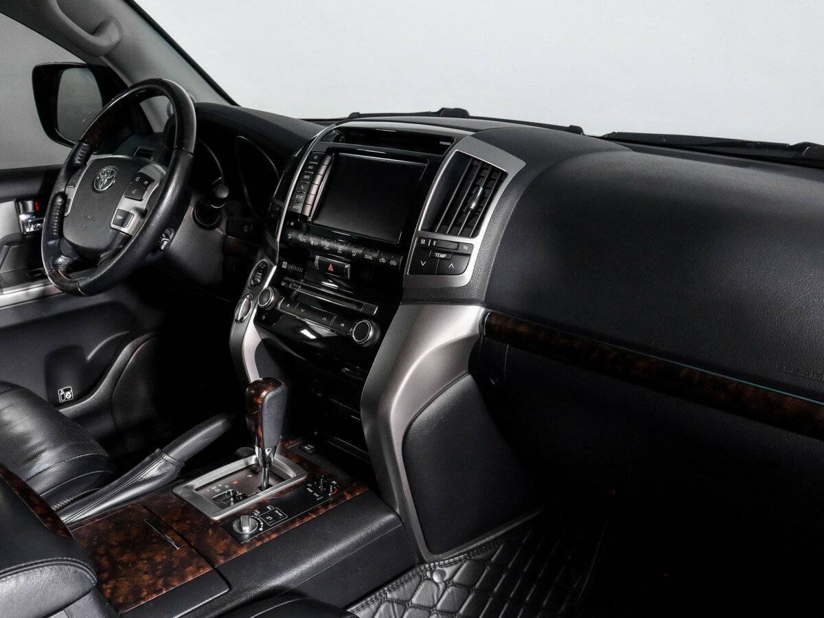 Купить Toyota Land Cruiser с пробегом. Фото: #8