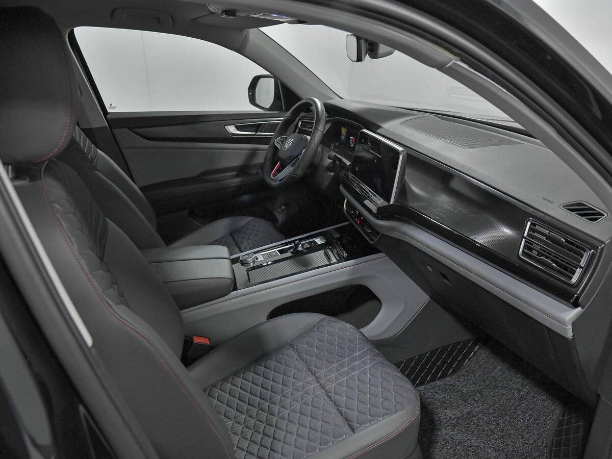 Купить Volkswagen Teramont с пробегом. Фото: #17