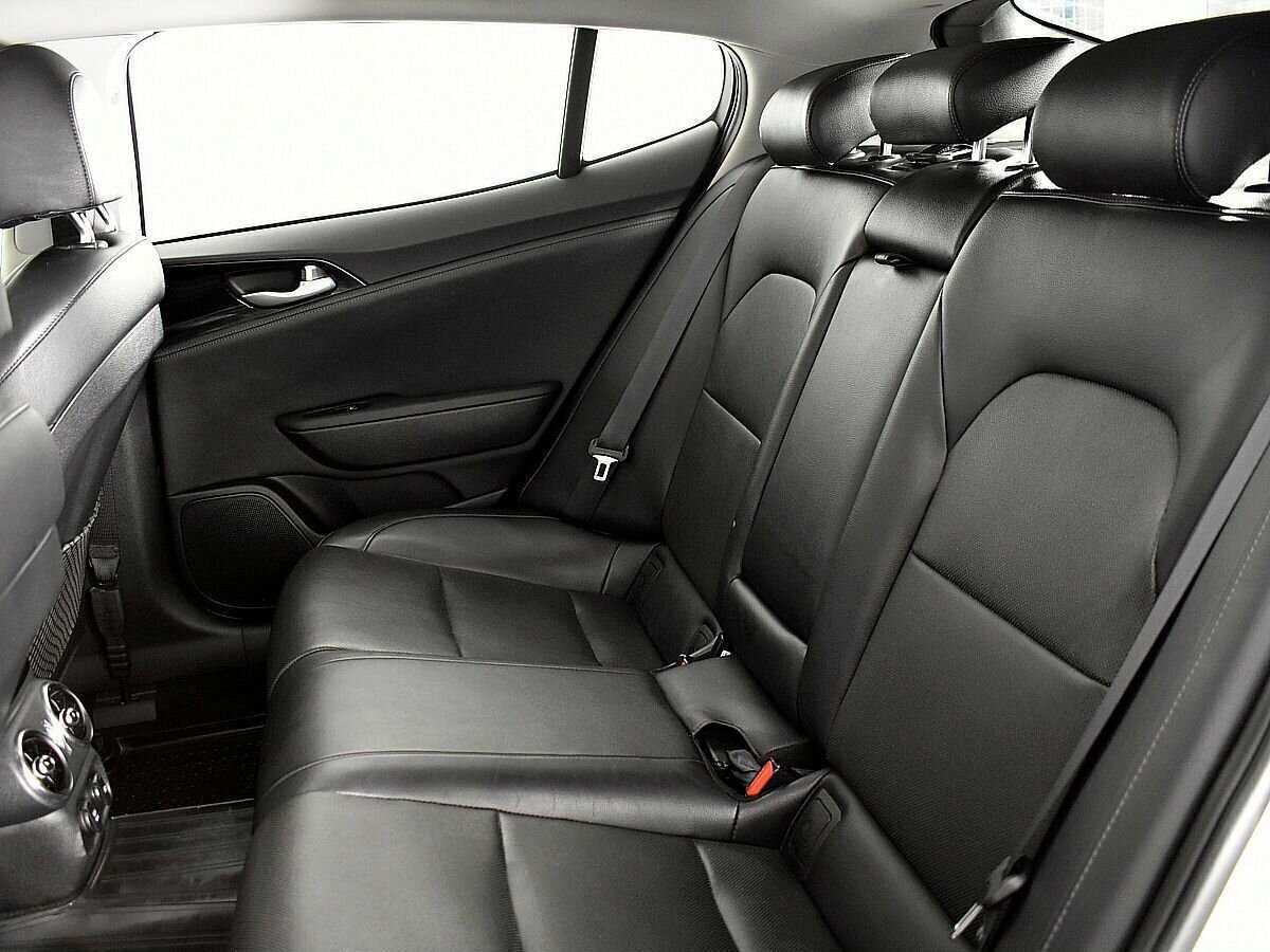 Купить Kia Stinger с пробегом. Фото: #7