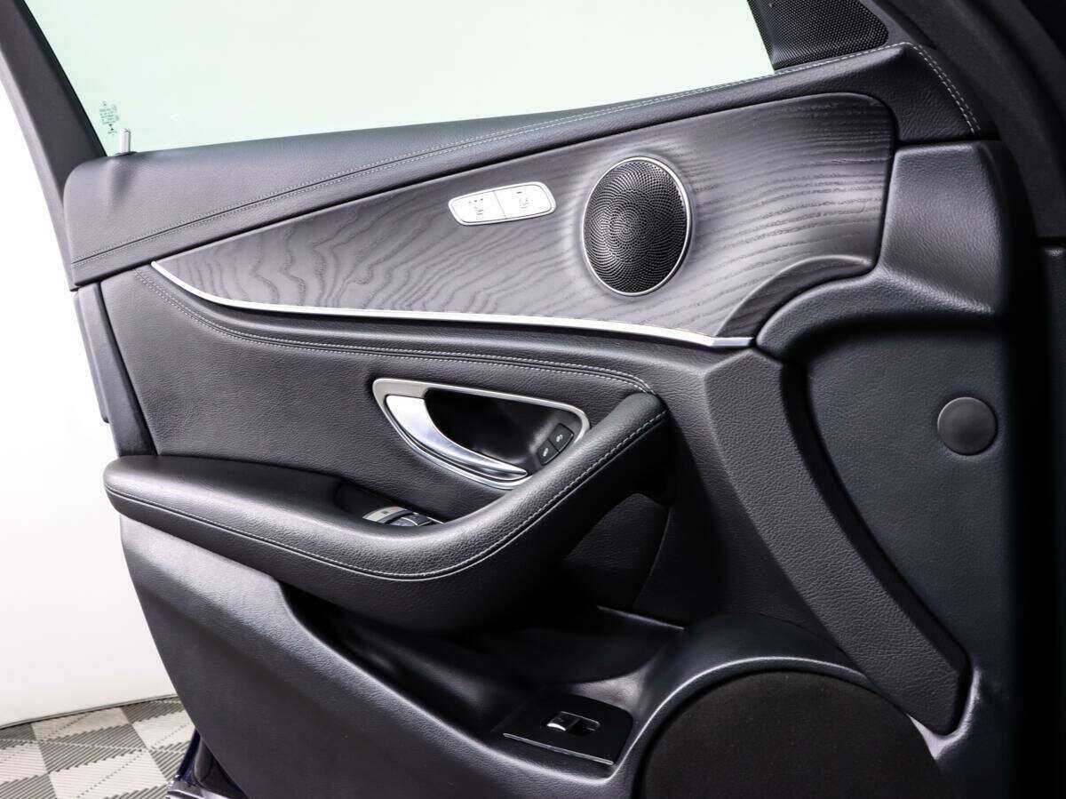 Купить Mercedes-Benz E-Класс с пробегом. Фото: #12