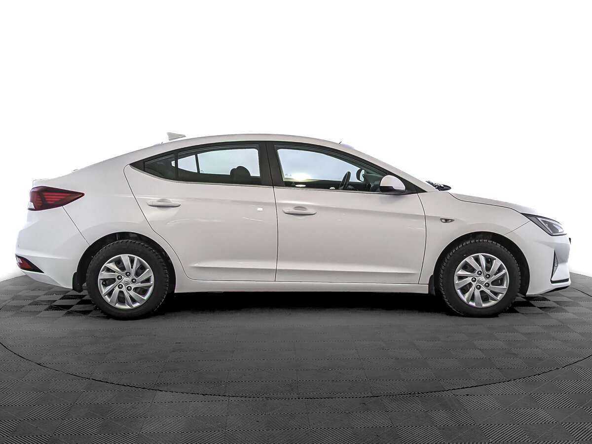 Купить Hyundai Elantra с пробегом. Фото: #3