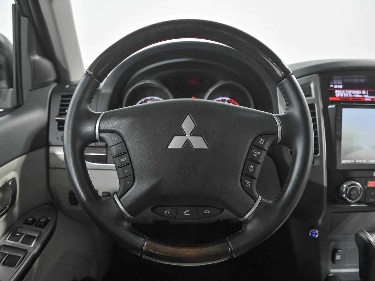 Купить Mitsubishi Pajero с пробегом. Фото: #7
