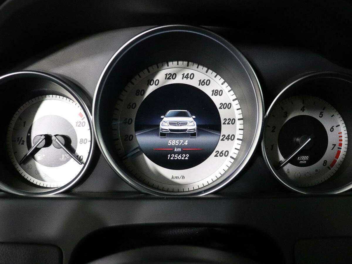 Купить Mercedes-Benz C-Класс с пробегом. Фото: #9