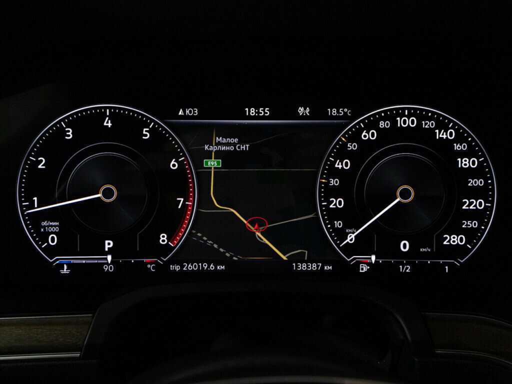 Купить Volkswagen Touareg с пробегом. Фото: #11