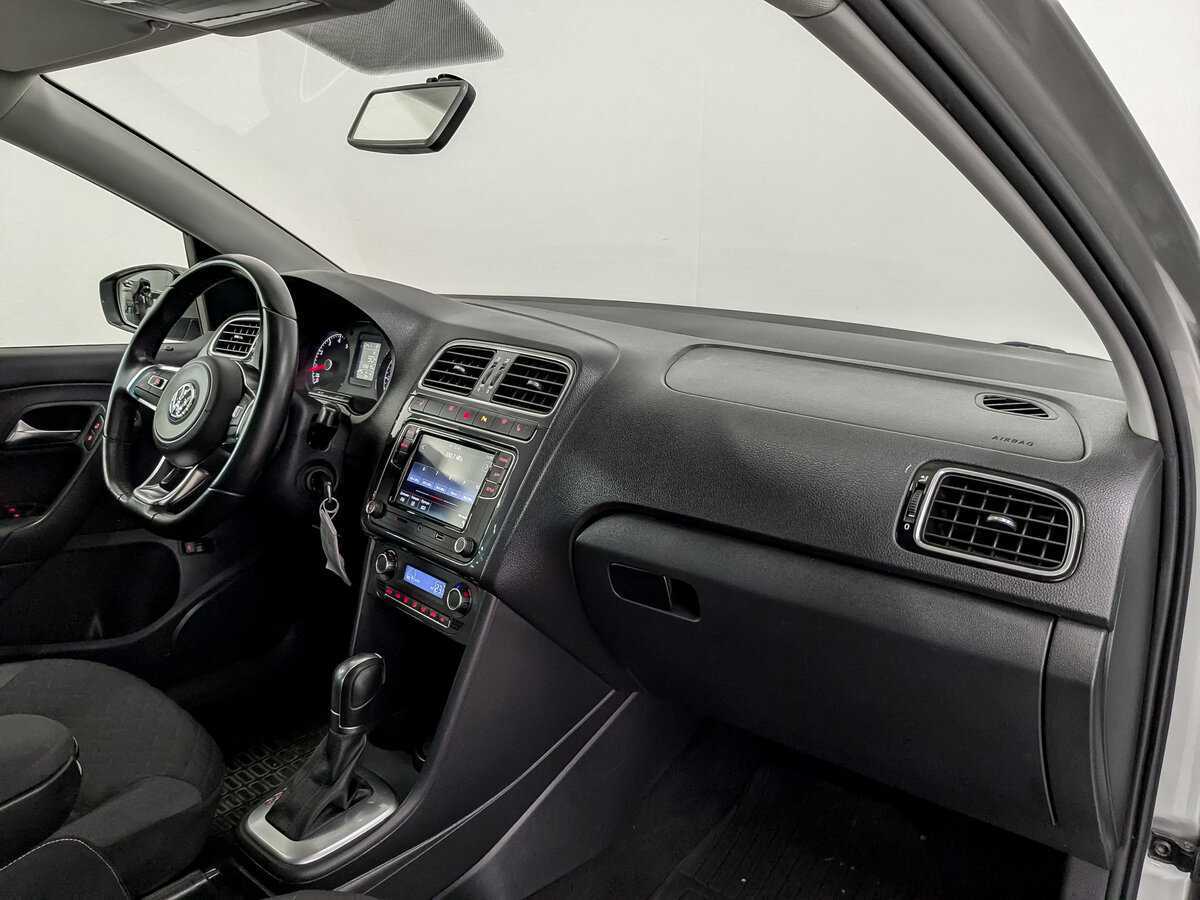 Купить Volkswagen Polo с пробегом. Фото: #10