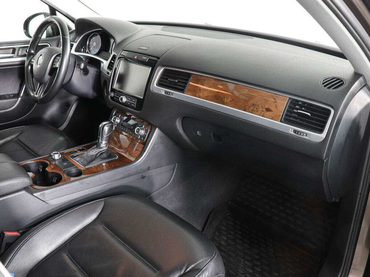 Купить Volkswagen Touareg с пробегом. Фото: #9