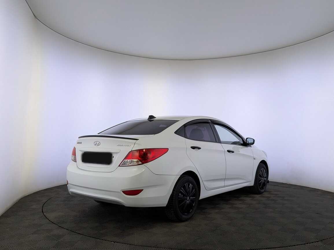 Купить Hyundai Solaris с пробегом. Фото: #4
