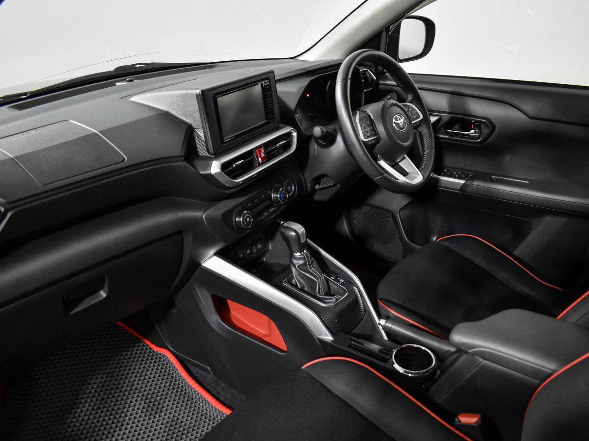 Купить Toyota Raize с пробегом. Фото: #8