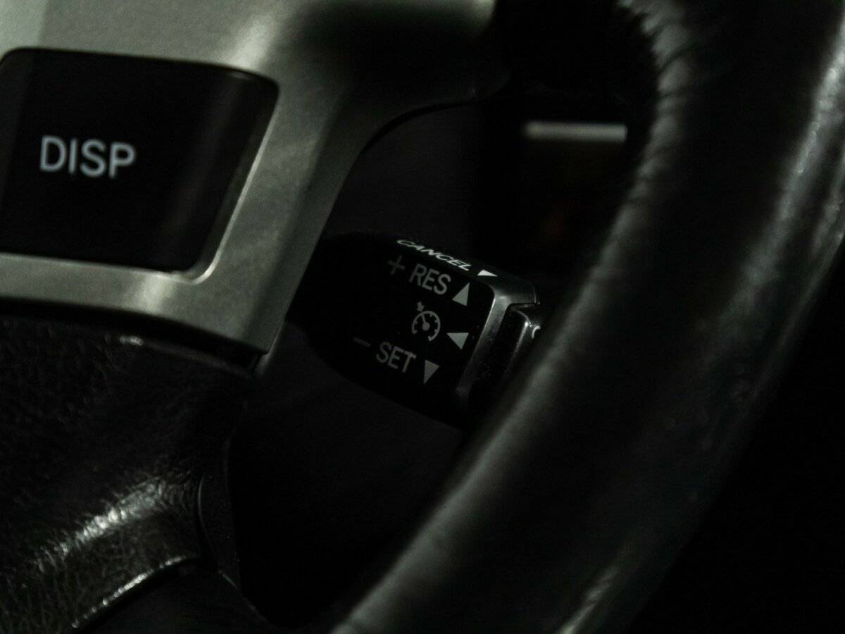 Купить Toyota Land Cruiser с пробегом. Фото: #23