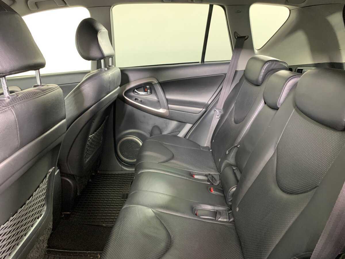 Купить Toyota RAV4 с пробегом. Фото: #17