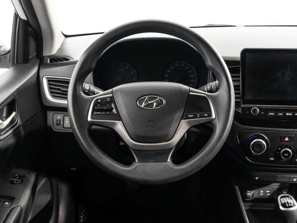 Купить Hyundai Solaris с пробегом. Фото: #16