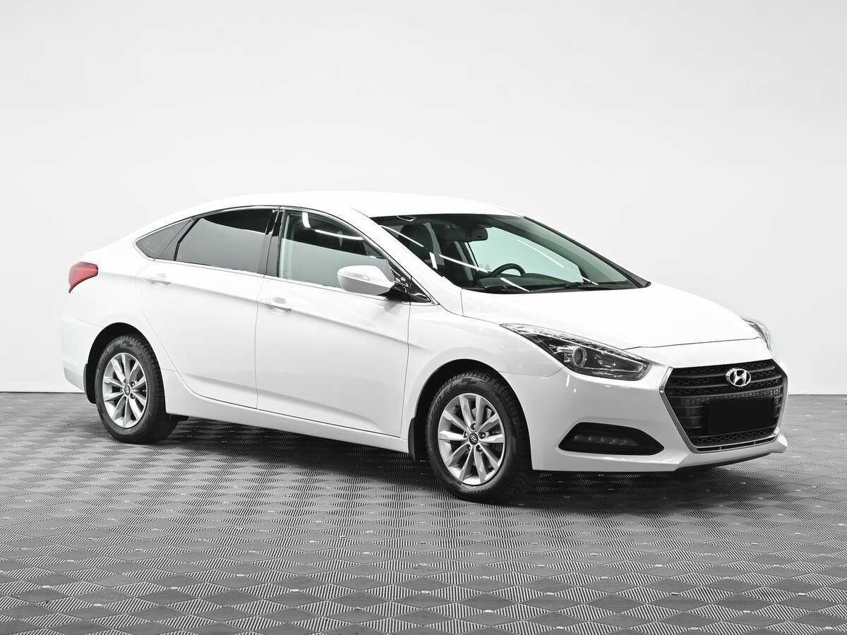 Купить Hyundai i40 с пробегом. Фото: #1
