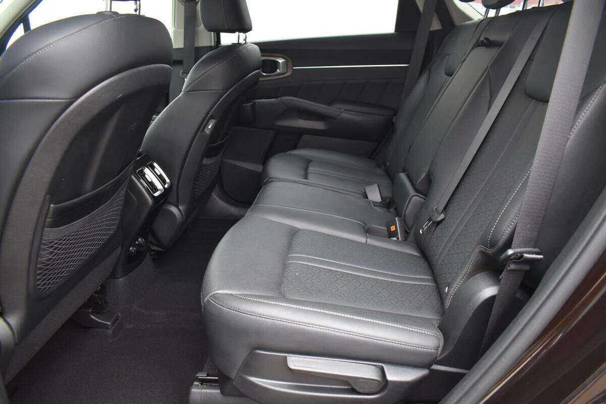 Купить Kia Sorento с пробегом. Фото: #9