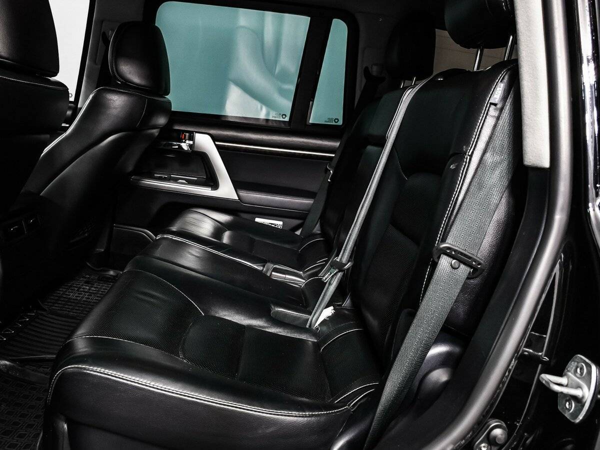 Купить Toyota Land Cruiser с пробегом. Фото: #12