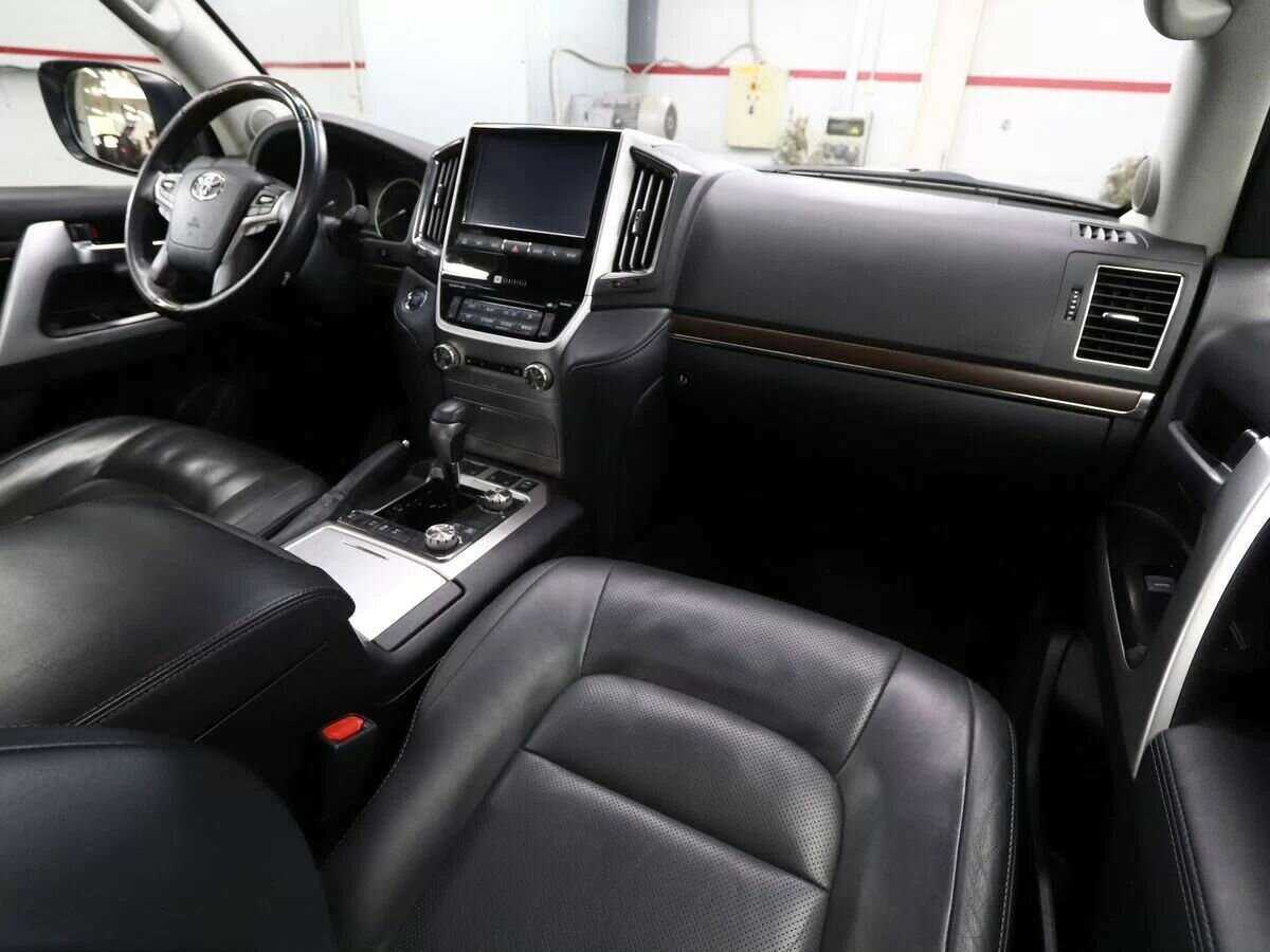 Купить Toyota Land Cruiser с пробегом. Фото: #8