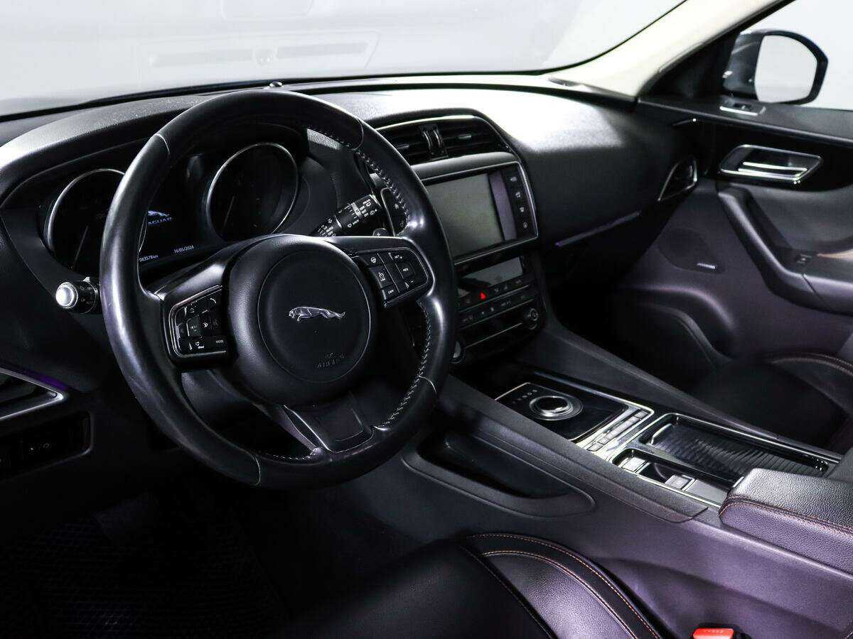 Купить Jaguar F-Pace с пробегом. Фото: #11