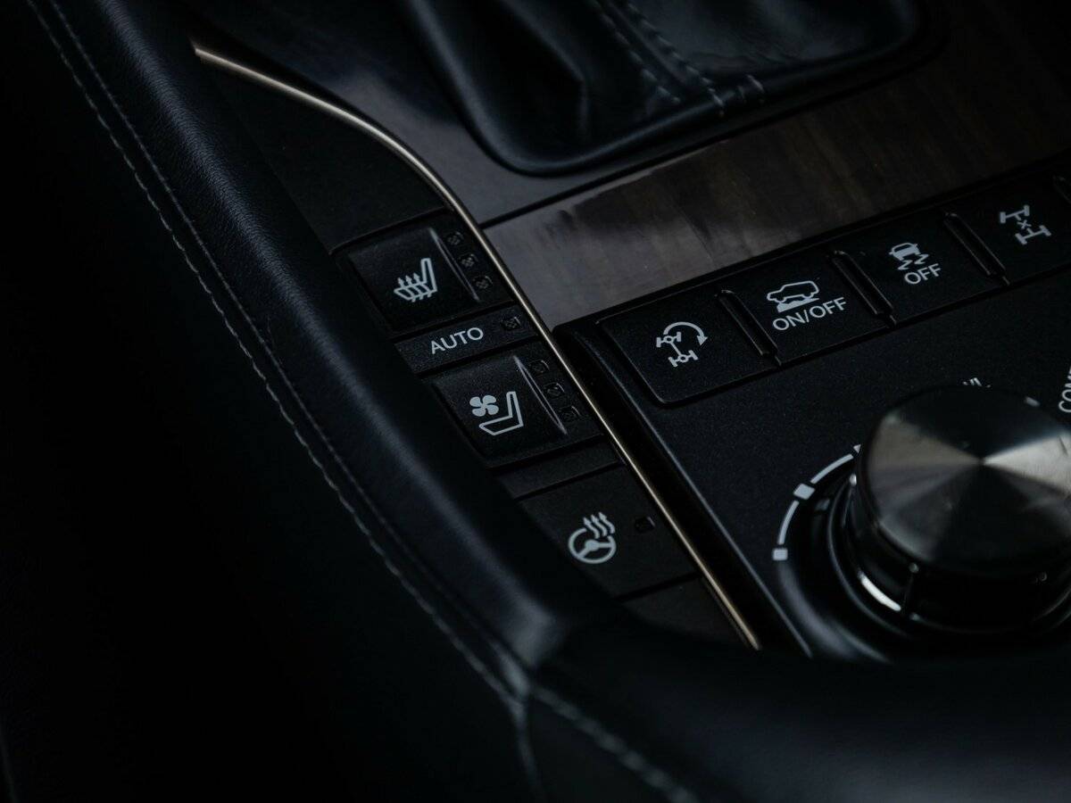 Купить Lexus LX с пробегом. Фото: #22