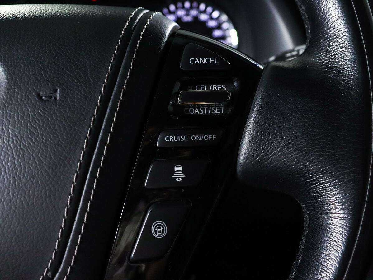 Купить Infiniti QX80 с пробегом. Фото: #24