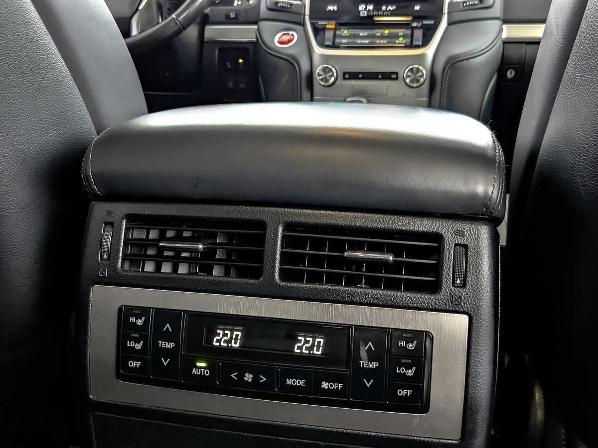 Купить Toyota Land Cruiser с пробегом. Фото: #24