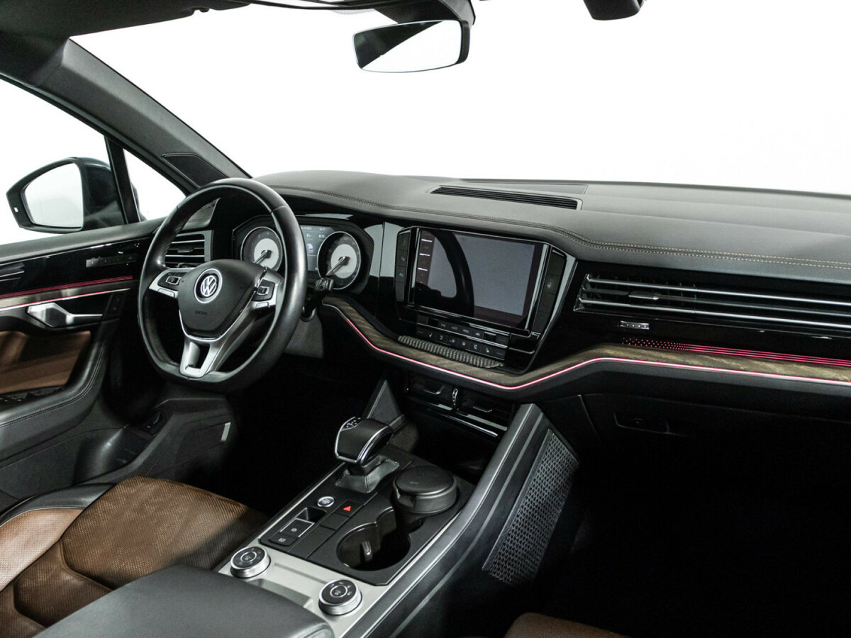 Купить Volkswagen Touareg с пробегом. Фото: #8