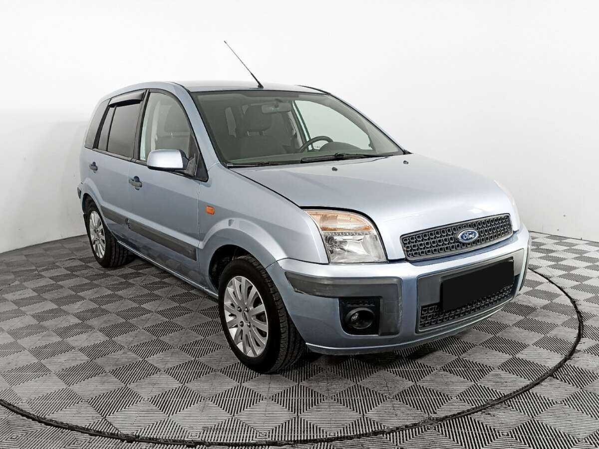 Купить Ford Fusion с пробегом. Фото: #2