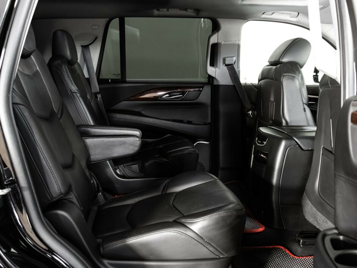 Купить Cadillac Escalade с пробегом. Фото: #17