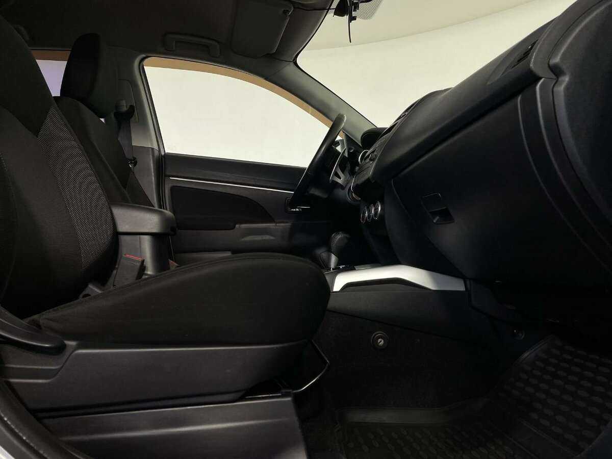Купить Mitsubishi ASX с пробегом. Фото: #13