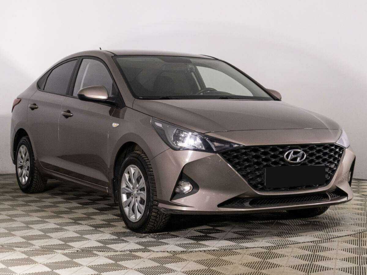 Купить Hyundai Solaris с пробегом. Фото: #2