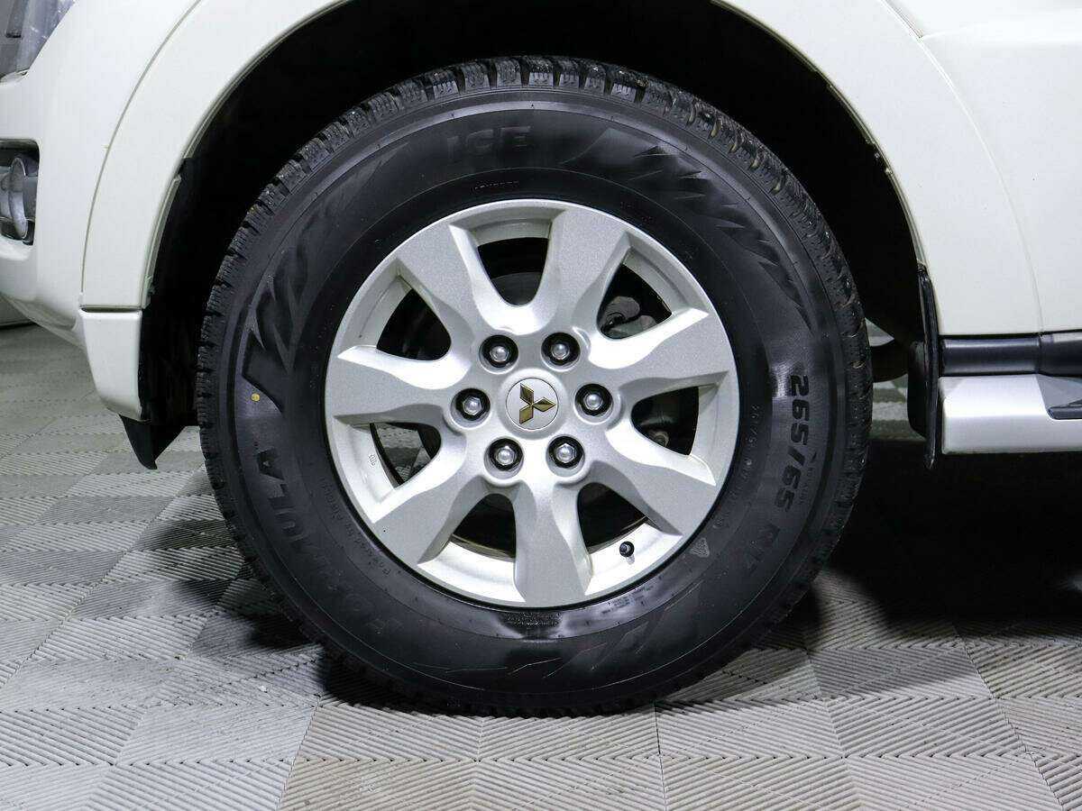 Купить Mitsubishi Pajero с пробегом. Фото: #11