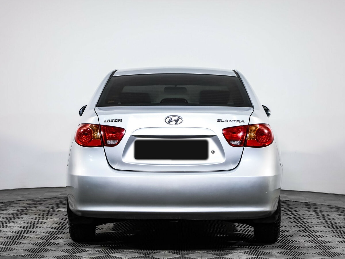 Купить Hyundai Elantra с пробегом. Фото: #4
