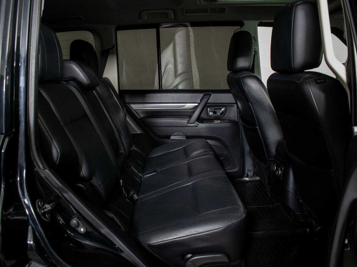 Купить Mitsubishi Pajero с пробегом. Фото: #7