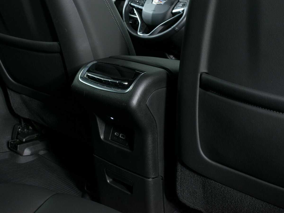 Купить Cadillac XT6 с пробегом. Фото: #14