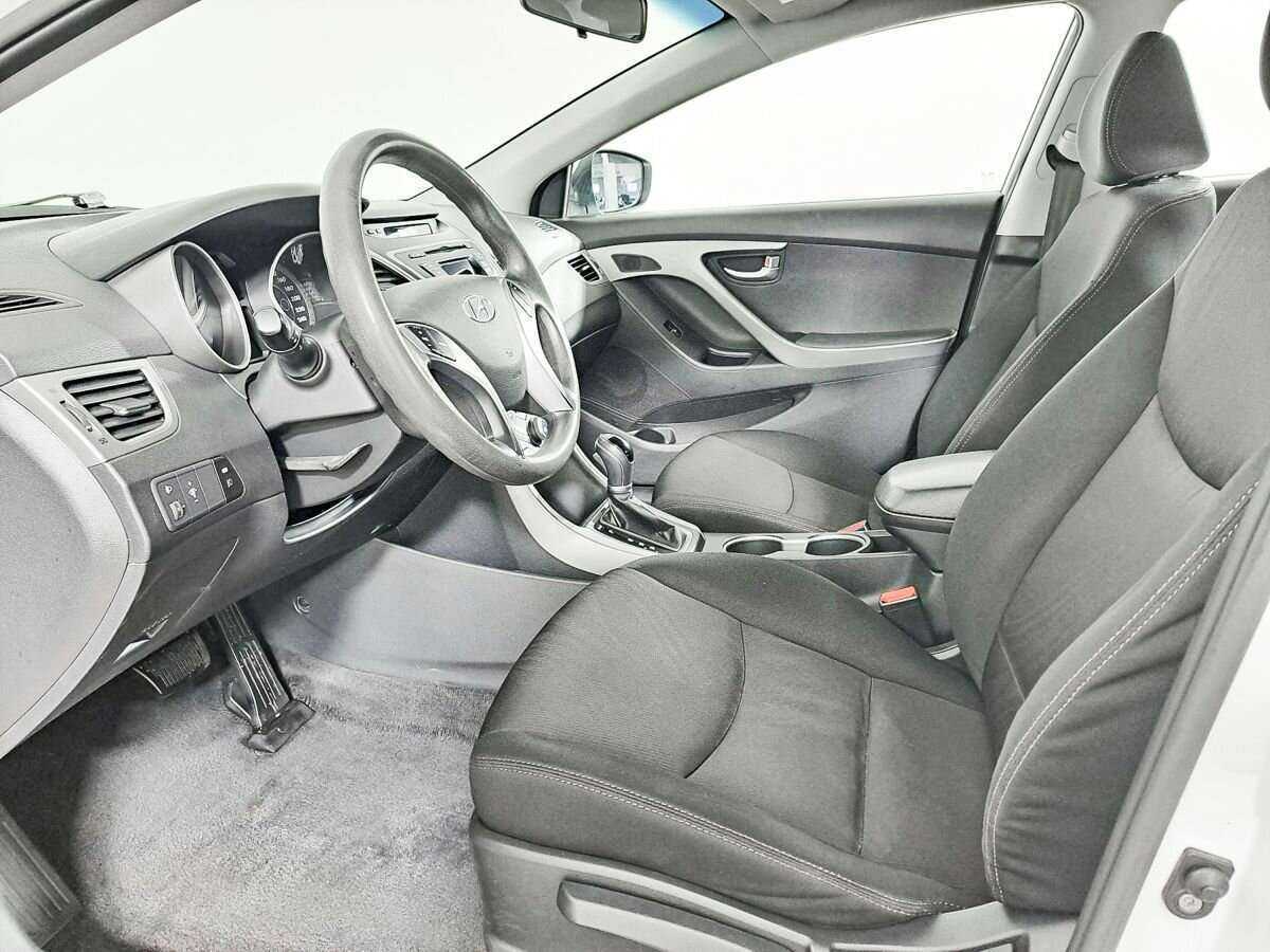 Купить Hyundai Elantra с пробегом. Фото: #13