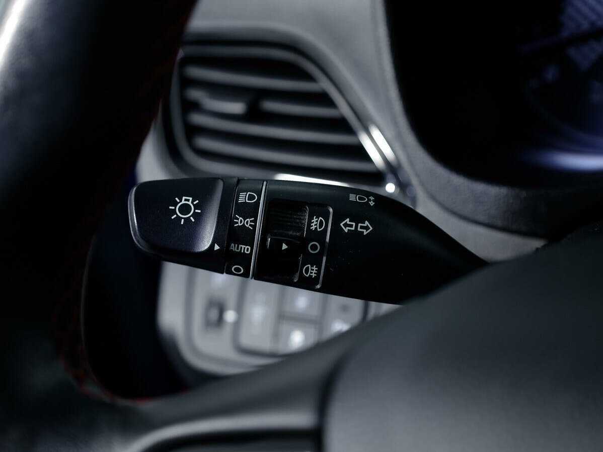 Купить Hyundai Solaris с пробегом. Фото: #18
