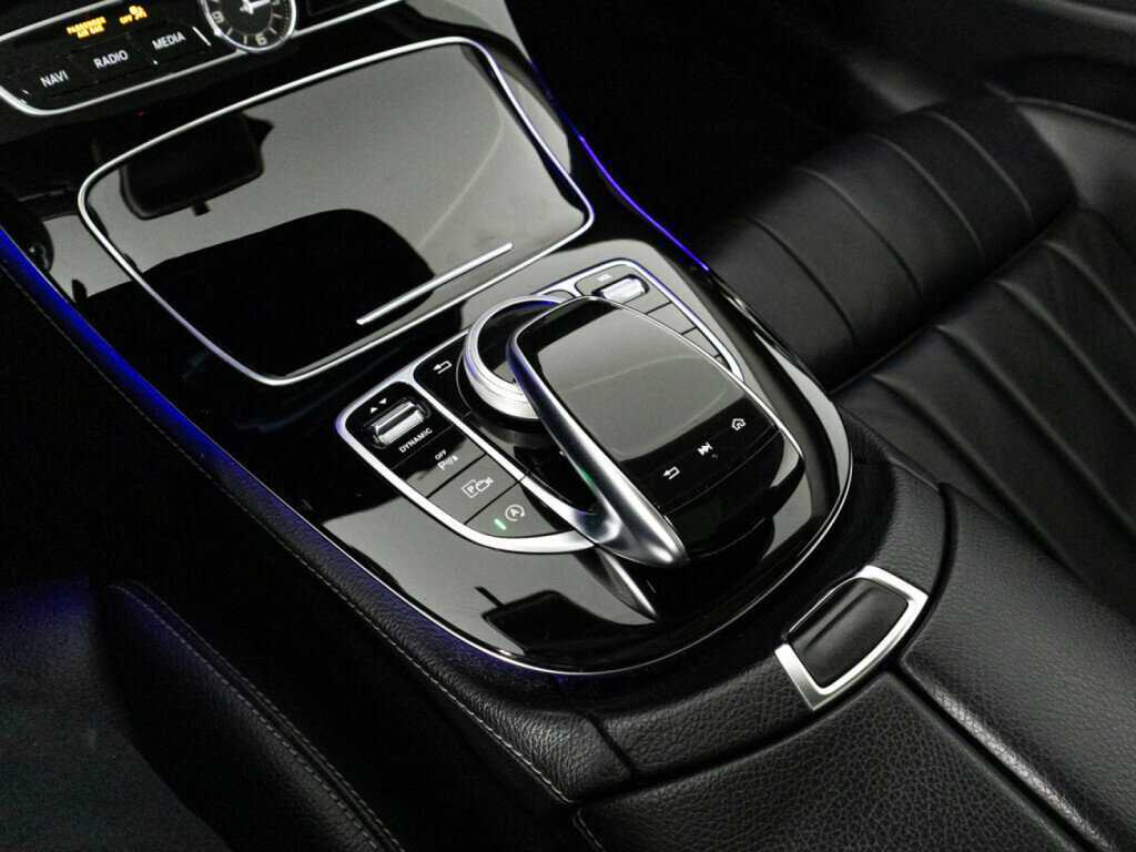 Купить Mercedes-Benz E-Класс с пробегом. Фото: #17