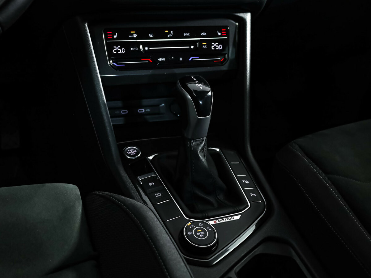 Купить Volkswagen Tiguan с пробегом. Фото: #9