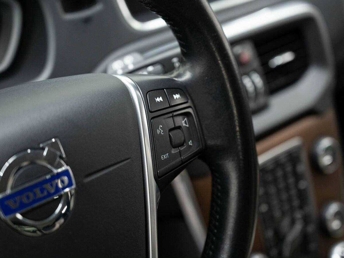 Купить Volvo V40 Cross Country с пробегом. Фото: #17