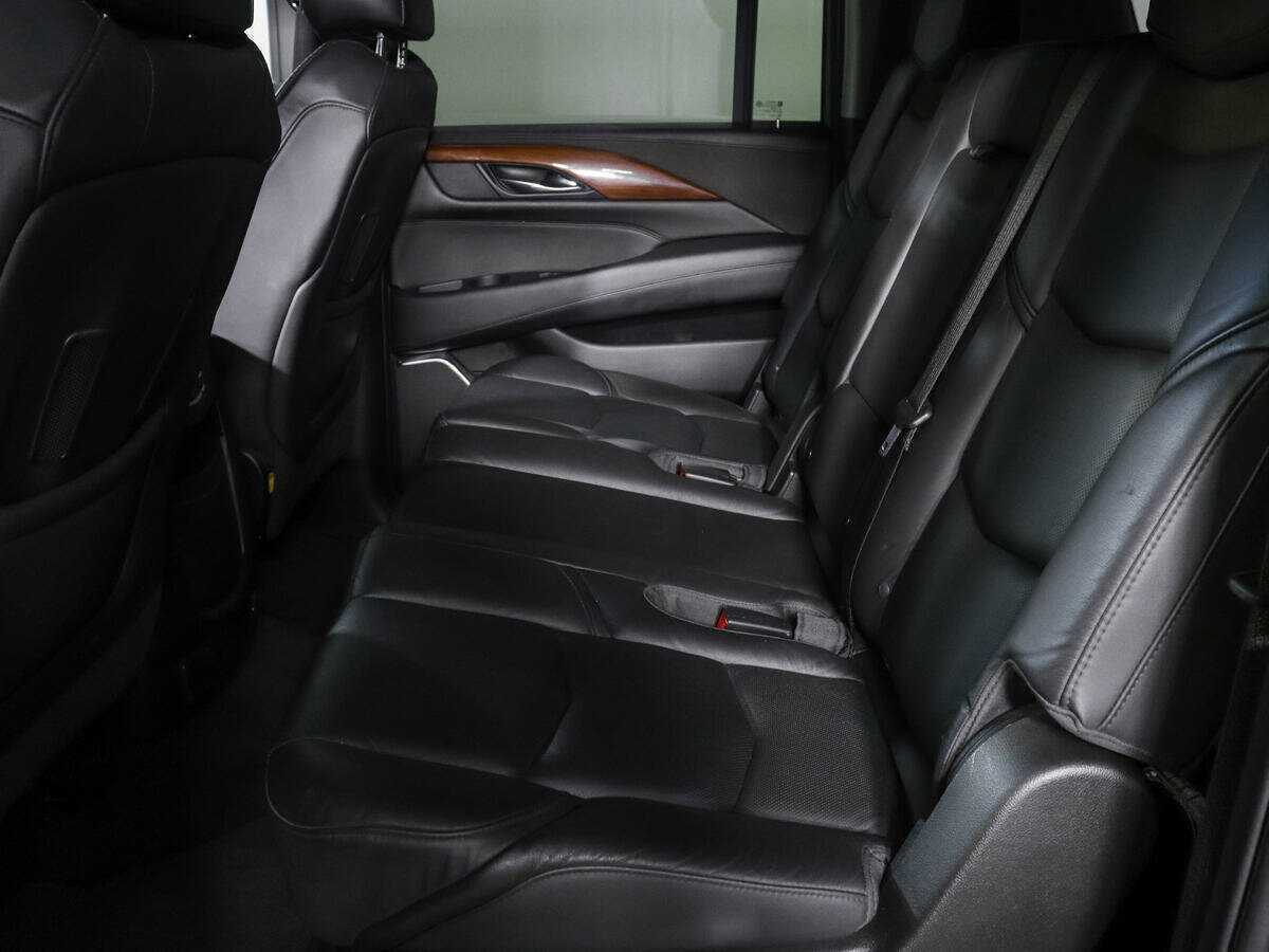 Купить Cadillac Escalade с пробегом. Фото: #7