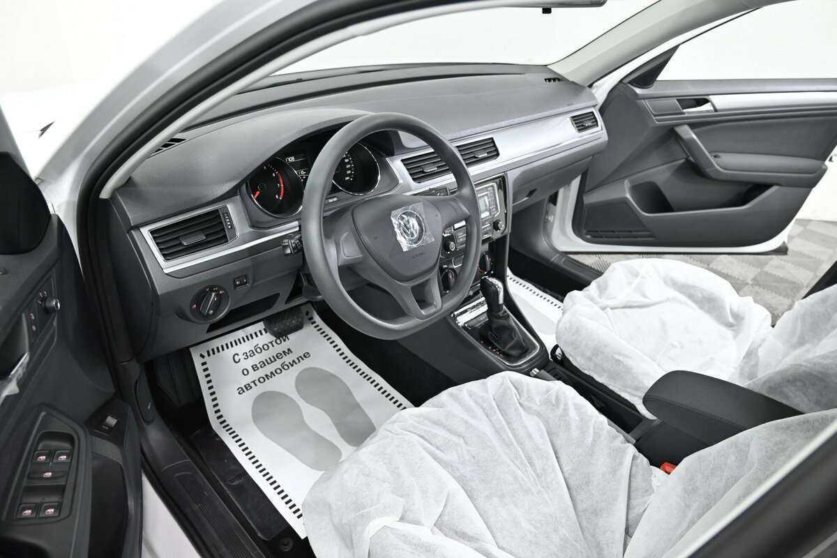 Купить Volkswagen Bora с пробегом. Фото: #4