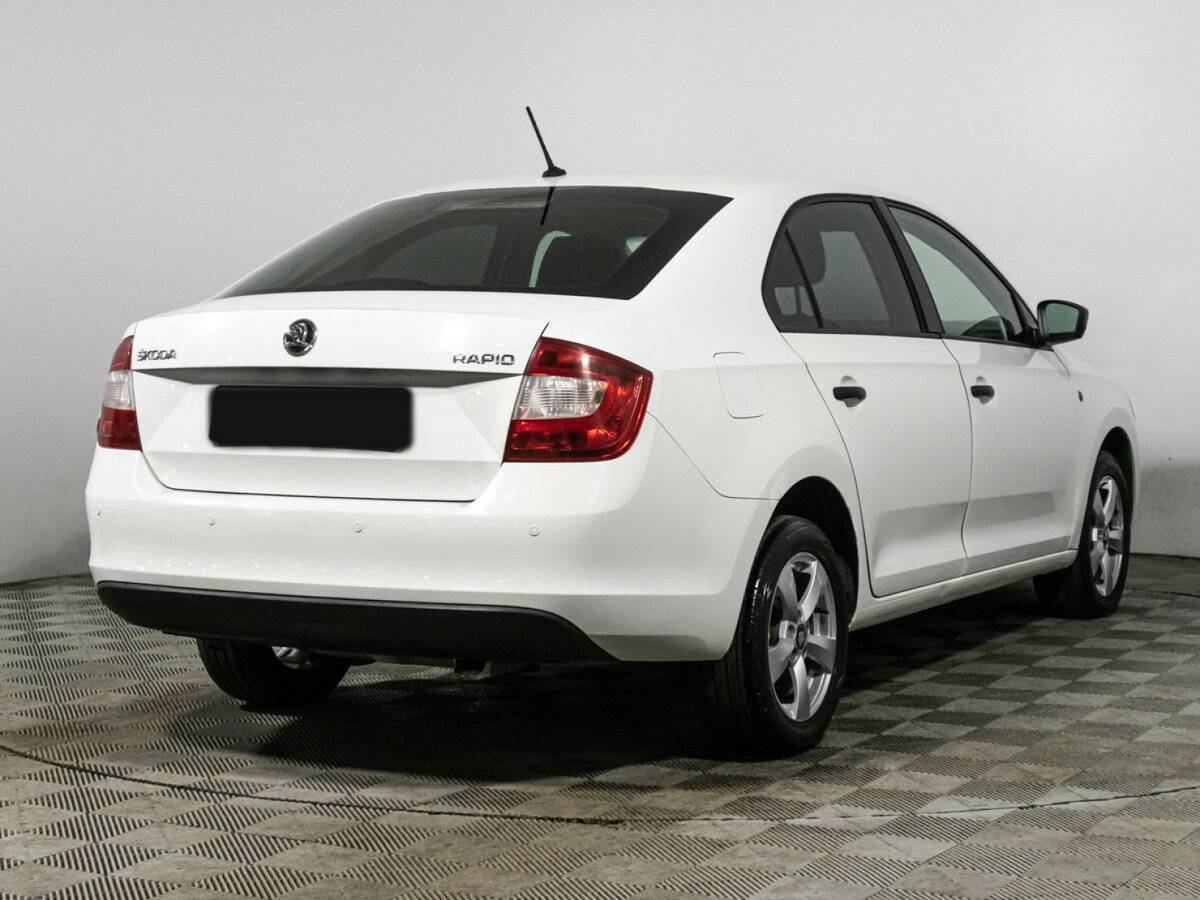 Купить Skoda Rapid с пробегом. Фото: #4