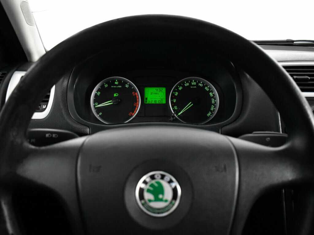 Купить Skoda Fabia с пробегом. Фото: #10