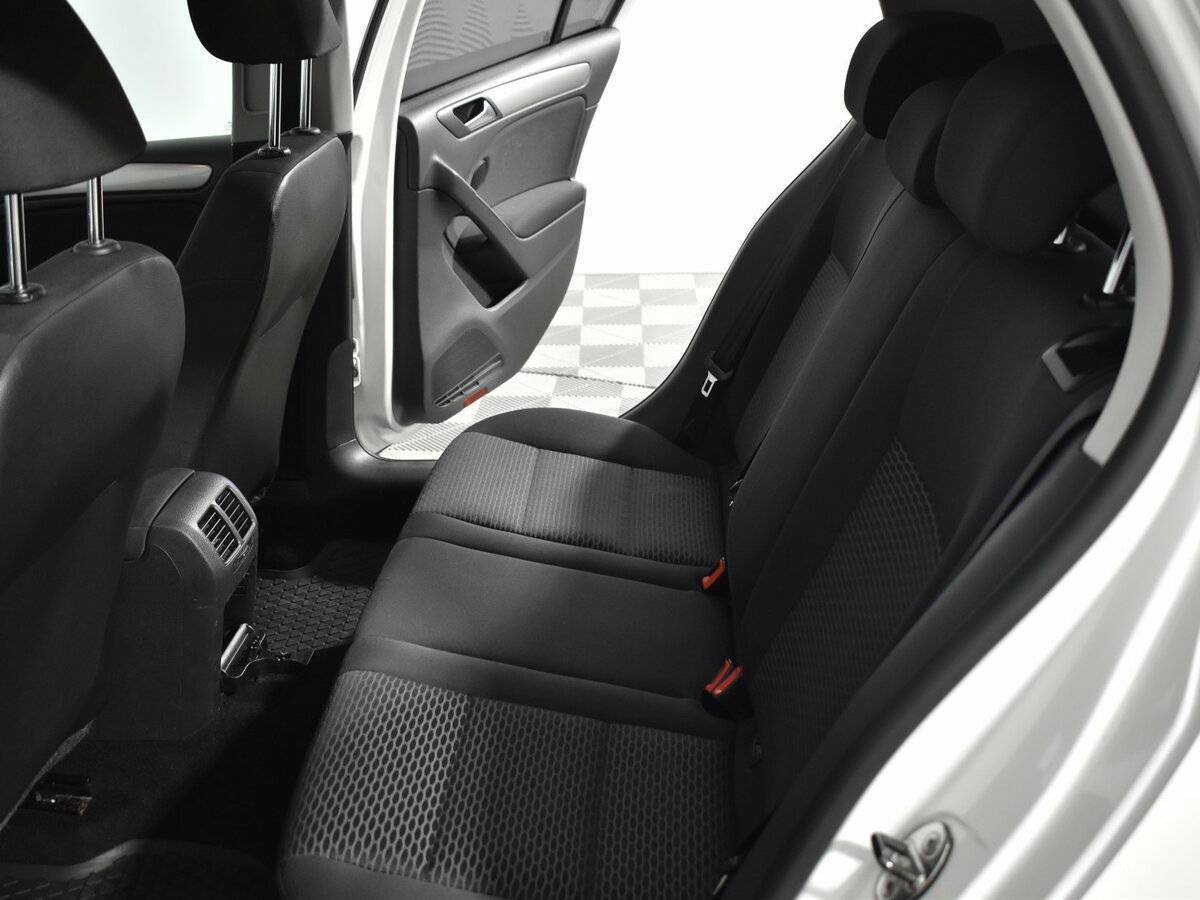 Купить Volkswagen Golf с пробегом. Фото: #11