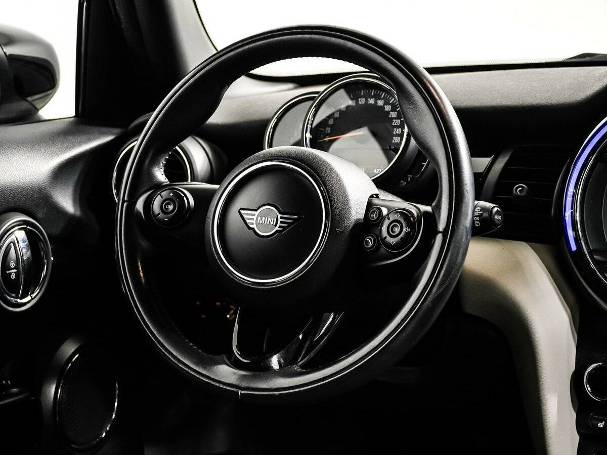 Купить Mini Hatch с пробегом. Фото: #11