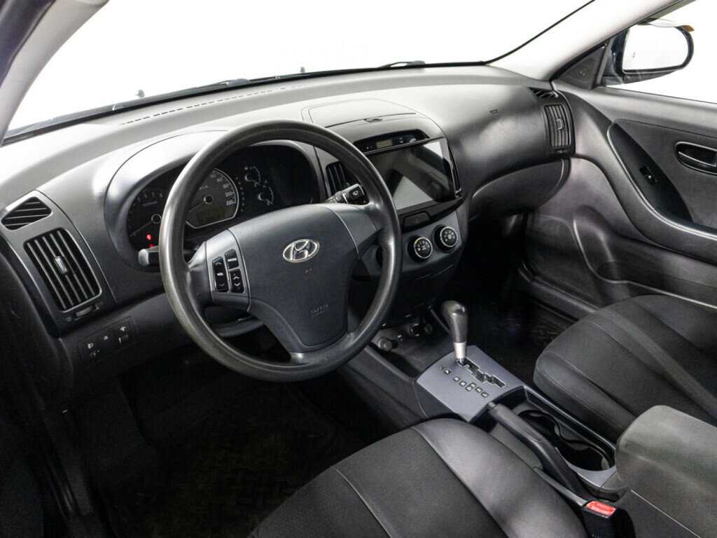 Купить Hyundai Elantra с пробегом. Фото: #10