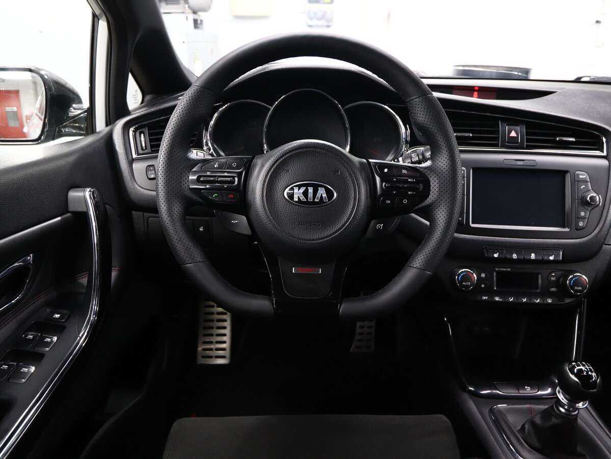 Купить Kia Ceed GT с пробегом. Фото: #18
