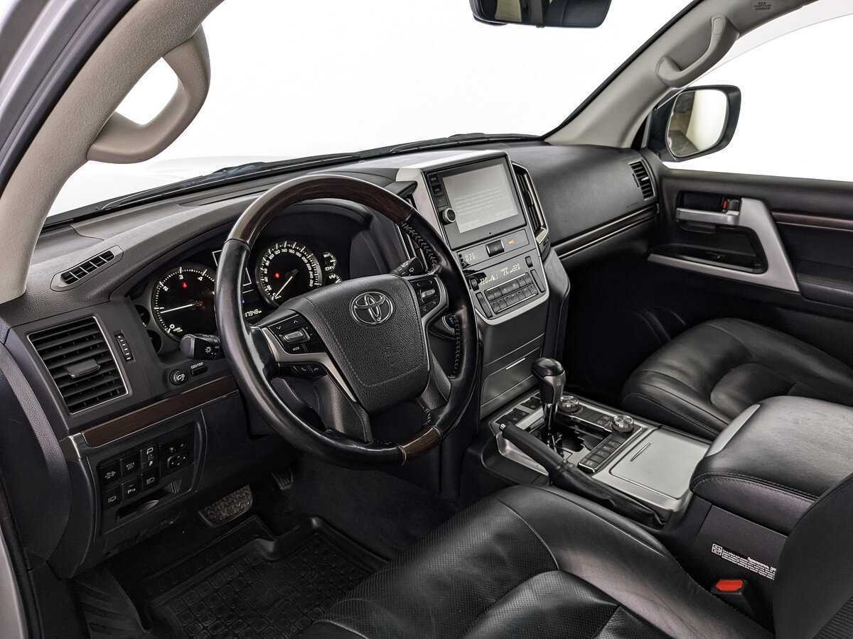 Купить Toyota Land Cruiser с пробегом. Фото: #10