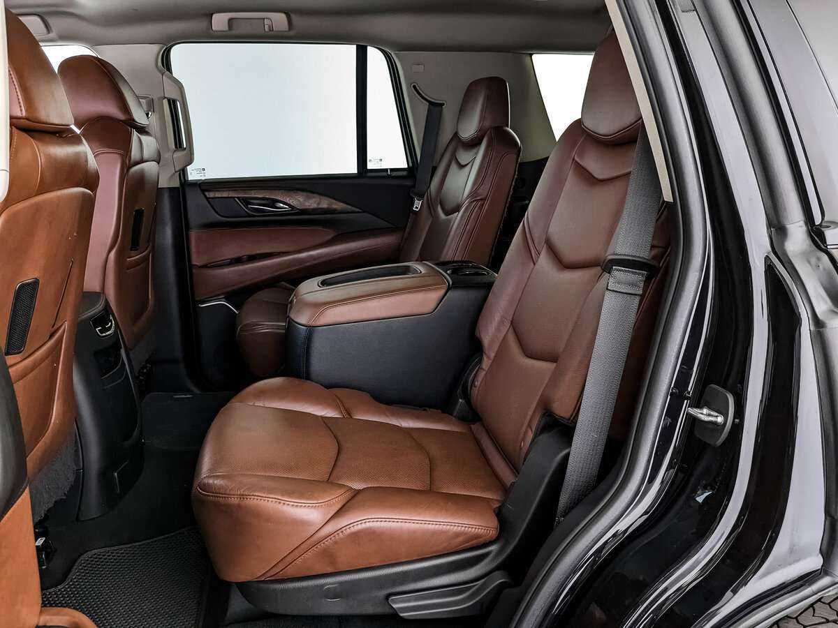 Купить Cadillac Escalade с пробегом. Фото: #12